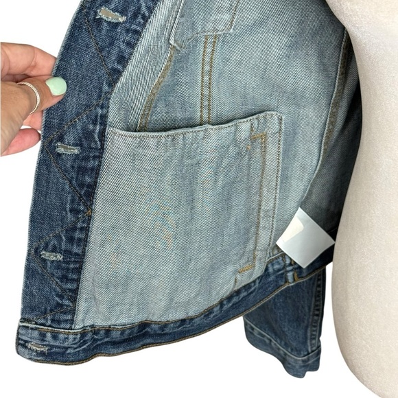 GAP trucker style Blue Jean Jacket size large closet staple - Picture 5 of 13